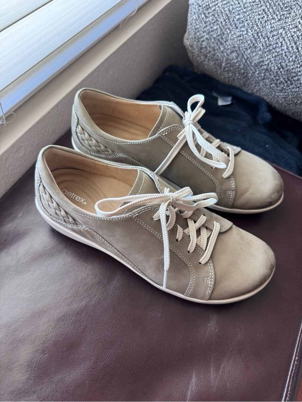 Aetrex Dana Leather Braided Detail Sneakers
